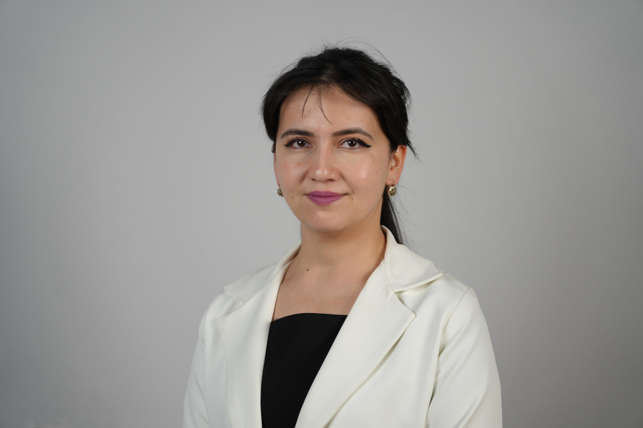 Ro'zmetova Farangiz Azamatovna