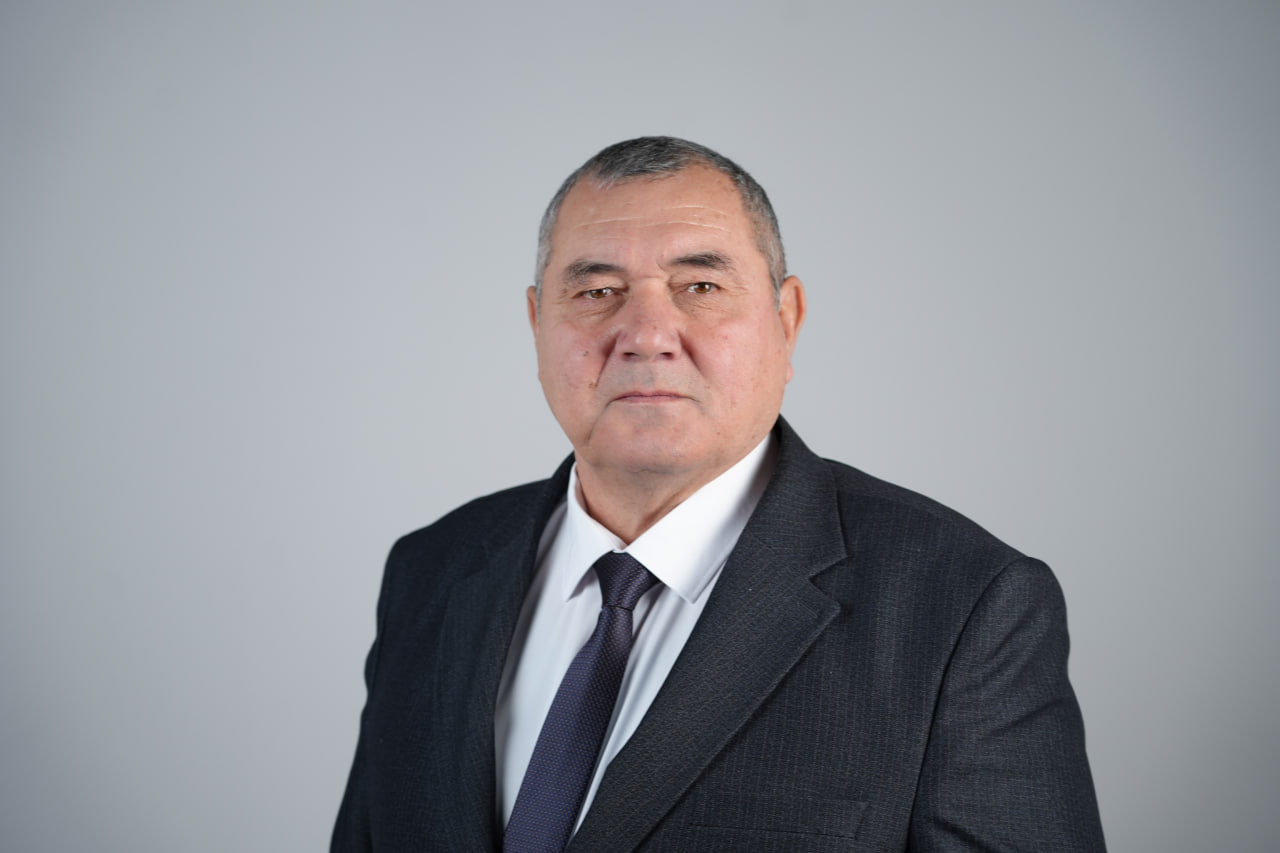 Avezov Davronbek Soburovich